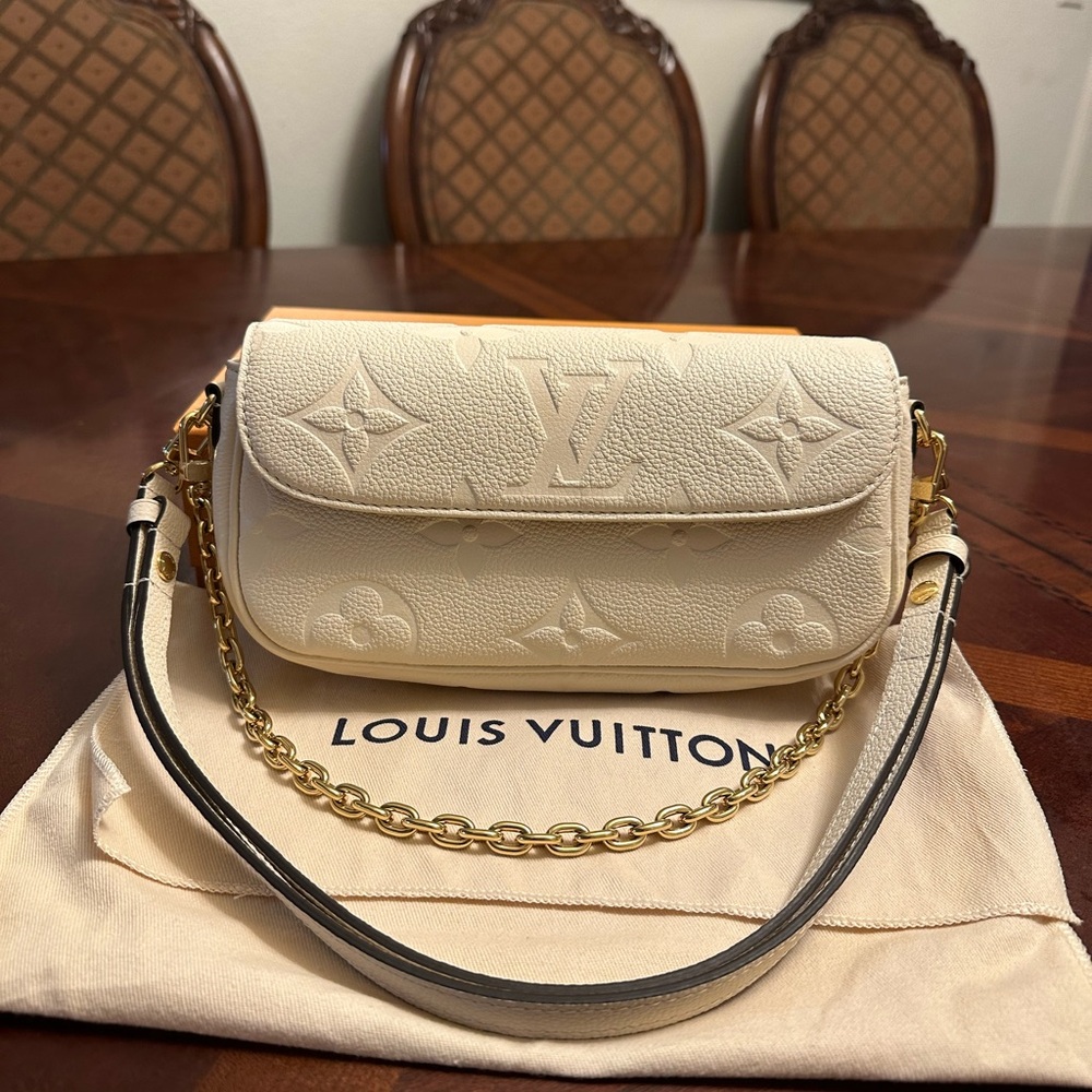 New Louis Vuitton Ivy Wallet on Chain